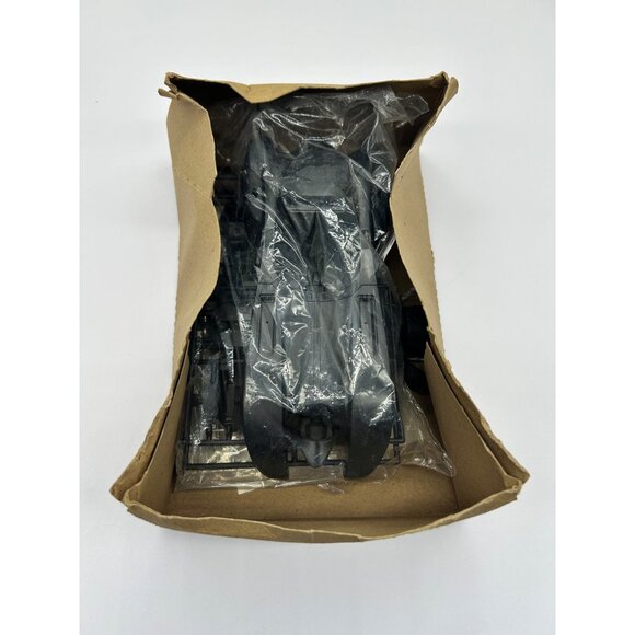 AMT Ertl 1989 Batman Batmobile 1/25 Model Kit 6877 Open Box - Picture 6 of 7